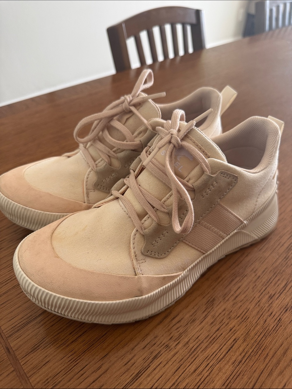 Sorel Women’s Out-N-About  Low Top Waterproof Sneakers Size 8